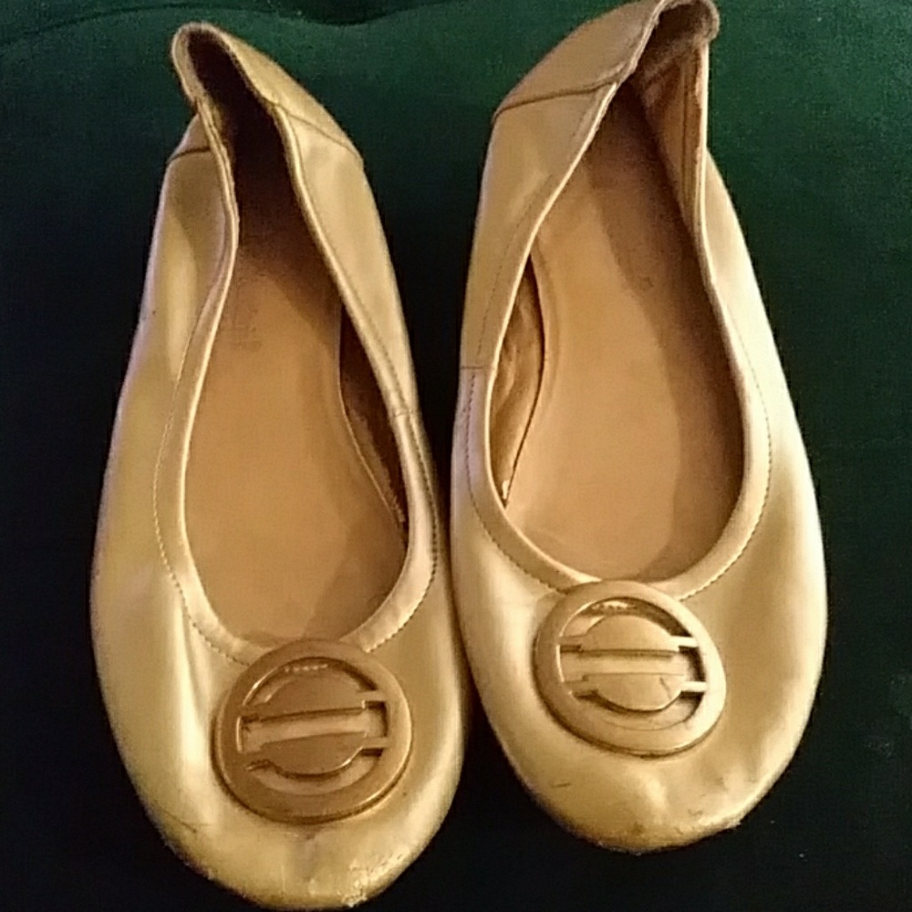 Women's dress flats